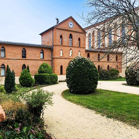 Hotellerie De L'Abbaye Bellegarde-Sainte-Marie Exterior photo